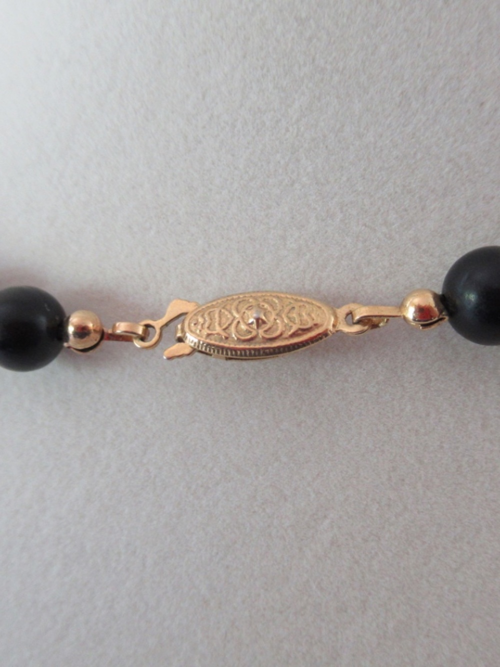 BLACK NATURAL STONE BEADED NECKLACE - Picture 3 of 4